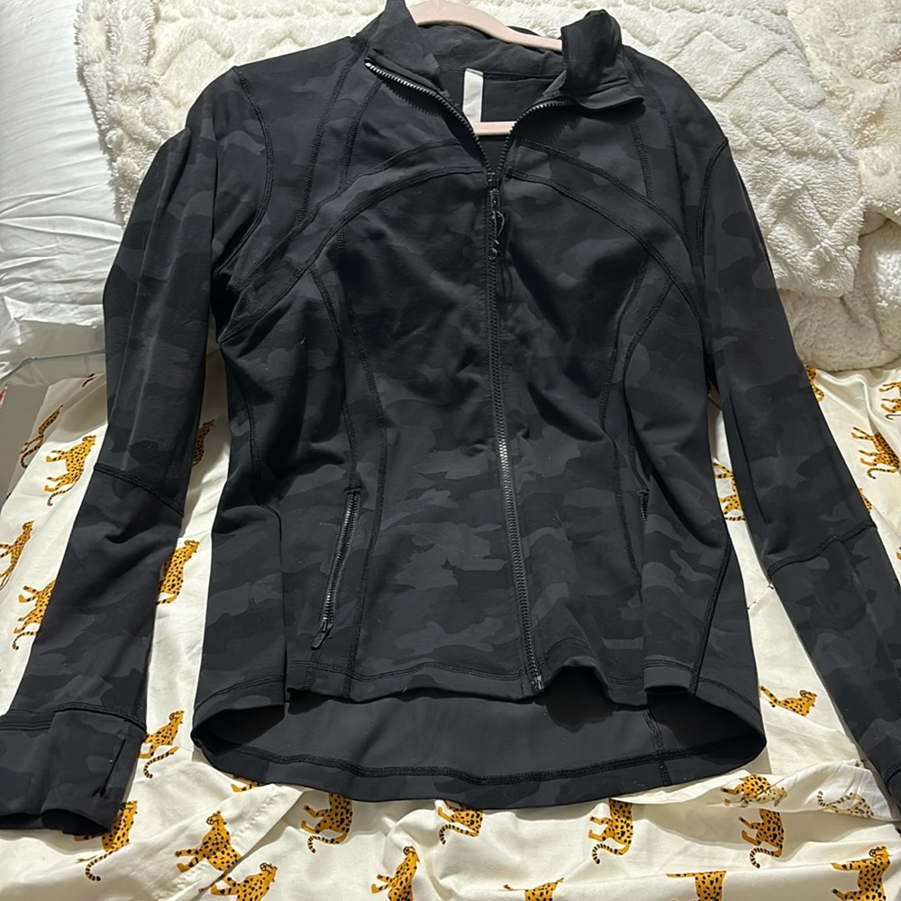 Lululemon Camo define jacket size 16